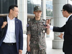 <b>김용대</b> 드론사령관, ‘<b>특검</b> 증거확보 경위’ 문제 제기 반발…조사 중단