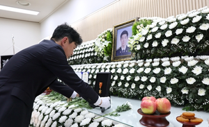 [속보] ‘순직 해경’ 모친 “구명조끼 줬더라면, 너무 억울”…李대통...