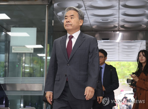 “외압 핵심”vs“불법 없어”…‘<b>채상병사건</b>’ 특검영장 이종섭 <b>구속</b>심...