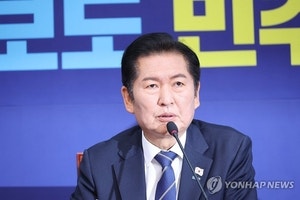 <b>정청래</b> “겁먹은 개가 요란히 짖어…‘대장동 사건’ 출발이 뭔지 따져...