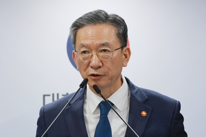 [속보] 정성호 “<b>한동훈 론스타 취소</b>신청, 잘하신 일…이재명 정부서 마...