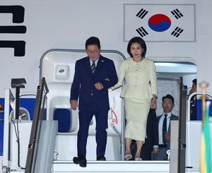 李대통령 “함께 잘 사는 길로 가야”…<b>포용성장</b> 3대 제안
