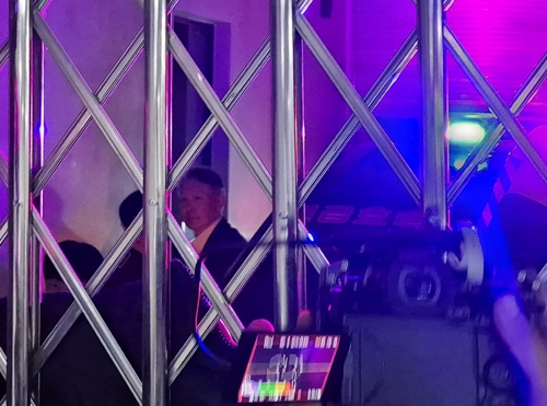 윤석열 전 대통령이 18일 서울 용산구 중앙지역군사법원에서 열린 여인형 전 방첩사령관의 내란 중요임무 종사 혐의 재판에 증인으로 출석하고 있다.[연합뉴스]