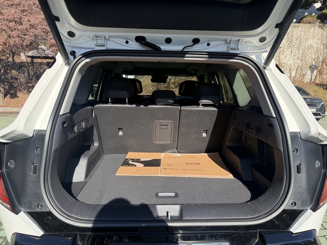 트렁크는 965ℓ의 적재 공간을 제공한다.임주희 기자