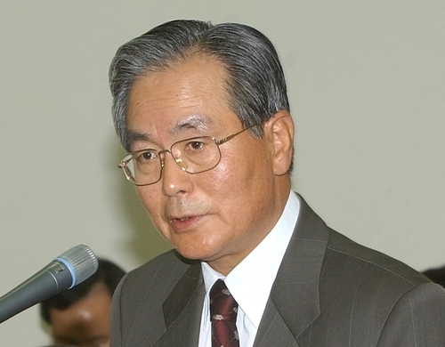 2003년 산업은행 총재일 때 국회 재경위에 출석한 고인.[촬영 김병만.연합뉴스]