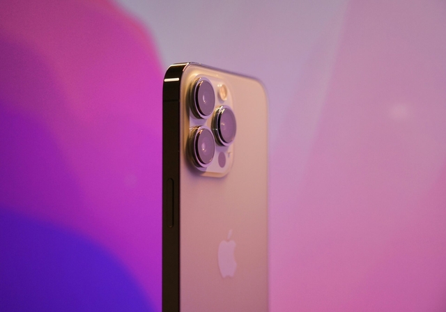 애플이 아이폰 17 시리즈의 강한 수요를 앞세워 지난해 4분기 중국 스마트폰 시장에서 출하량 기준 1위를 기록했다.카운터포인트 제공