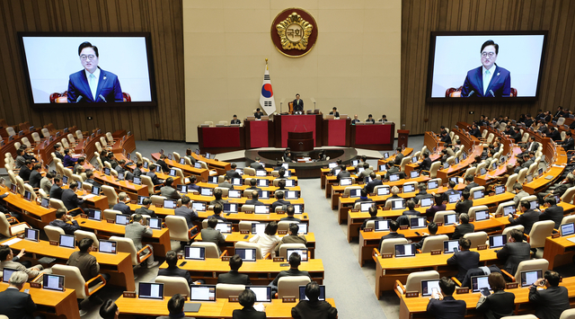 우원식 국회의장이 2일 국회에서 열린 제432회 국회(임시회) 개회식에서 개회사를 하고 있다. [연합뉴스]