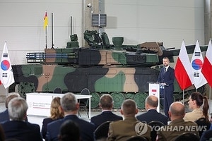 한국 방산업계 ‘VIP고객’ 폴란드 “순진한 고객 아냐…무기 팔려면 투자해라”