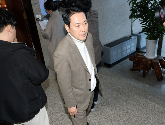 장동혁 국민의힘 대표가 22일 국회에서 열린 비공개 최고위원회의를 마친 뒤 이석하고 있다. [연합뉴스]