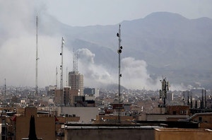 [속보] 이스라엘, 이틀째 이란 공습…테헤란서 폭발음