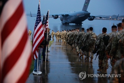 2020년 1월 중동 투입되는 미 육군 82공수사단 신속대응군 장병들.EPA 연합뉴스