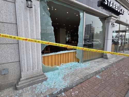 의정부 스타벅스 차량 돌진 사고 [연합뉴스]