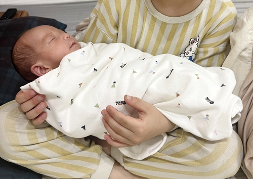정선 문곡리서 20년 만에 태어난 아기 [정선군 제공]