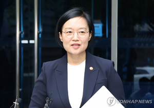 “불법증축 버티고, 집 팔아 30억 차익” vs “흠집 내기”…한성숙 부동산 놓고 여야 충돌