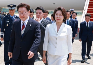 與 의원 배우자들 청와대 총출동… 李대통령 부부와 오찬
