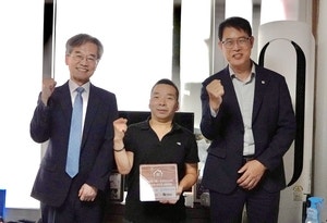 우리자산신탁, 사업장 인근 취약계층 10가구 보금자리 고쳤다