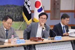 [속보] <b>김민석</b> “<b>비거주 1주택자</b>, 사유 폭넓게 인정하며 사각지대 없어...