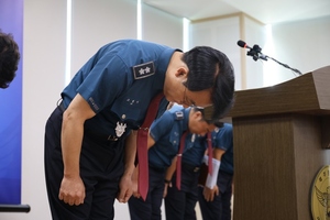 [속보] ‘신뢰 붕괴’ 경찰, 전국 특별경보 발령…열흘간 회식 금지, 매일 대책회의