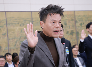 [속보] <b>JYP</b> “755억 들였는데 결국 백지화”…고덕 <b>신사옥</b> 건립 최종 철...