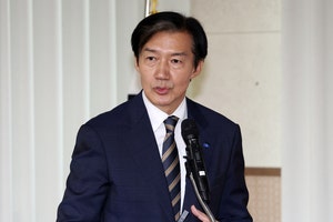 [속보] “이대로는 총선 <b>패퇴</b>”…<b>조국</b> “與, ‘닥치고 통합’하고 조희...