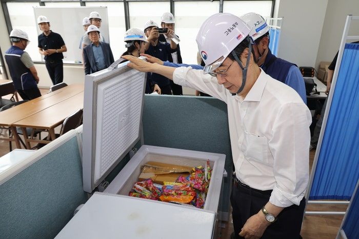 한덕수 <b>총리</b>, 폭염 속 <b>건설현장</b> 찾아…“<b>현장</b>근로자 온열질환 예방 적극 조치...