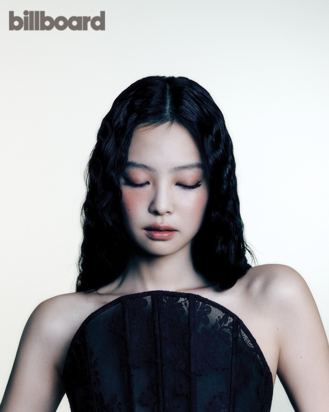 블핑 제니 빌보드 매거진 표지 장식🩷🖤