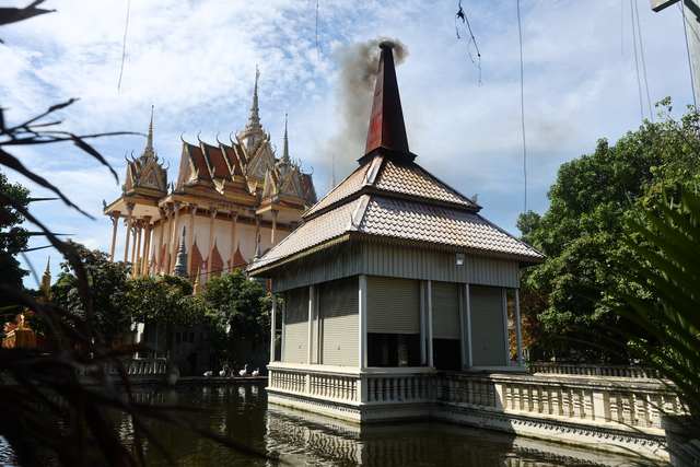 캄보디아 범죄조직에 납치돼 피살당한 한국인 대학생의 부검이 현지 사원에서 진행됐다. 사진=연합뉴스