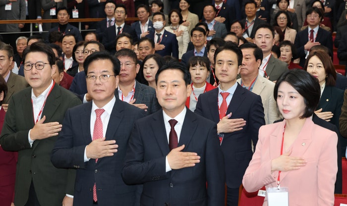 장동혁 “내년 지선 <b>제2</b> <b>건국전쟁</b>이자 체제<b>전쟁</b>…서울이 승패 가를 것”