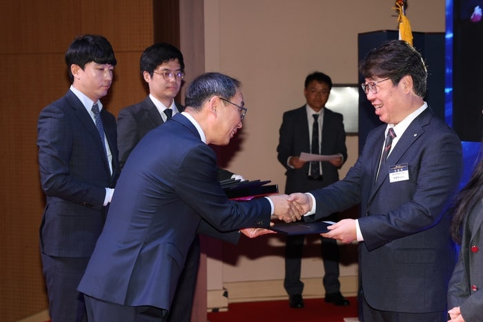 0003367347_001_20251105190113569.jpg?type=w800