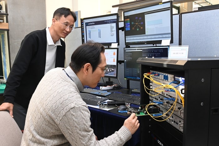 光으로 CPU·메모리·GPU 연결...AI 데이터센터 새 시대 연다