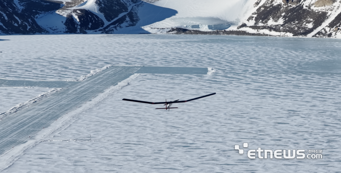 한국항공대가 자체 개발한 소형 태양광 무인항공기가 남극 대륙을 비행했다.