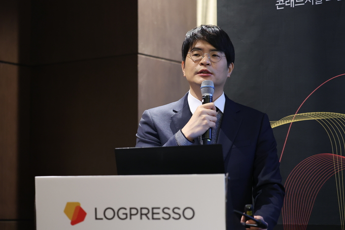 양봉열 로그프레소 대표가 16일 오전 서울 영등포구 콘래드 호텔에서 열린 기자간담회에서 회사 비전에 대해 설명하고 있다.(로그프레소 제공)