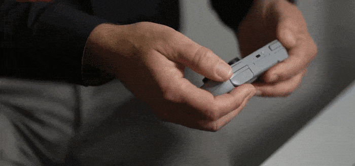 스웜 바이오택틱스가 개발한 장치를 멘 바퀴벌레.사진=60minutes 캡처