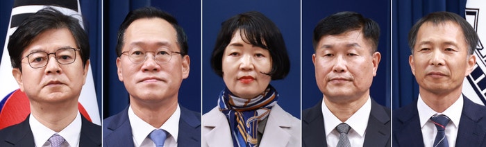 靑, <b>참모진</b> 대폭 <b>개편</b>…홍보 성기홍·민정 한찬식·사회 김경자