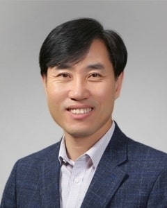 <b>하태경</b> 보험연수원장 “금융위 반대로 AI 사업 좌초…이억원 원장 <b>사과</b>...
