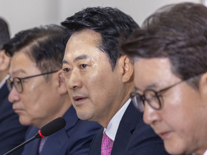 국힘, 김민석 '<b>조희대</b> 사퇴' 발언 총공세…“<b>대법원장</b> 탄핵 거론이 李 ...