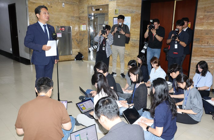 <b>김승원</b> “<b>형사사법체계</b> 안착이 소명…금융시장 활성화 법안 통과에 최선...