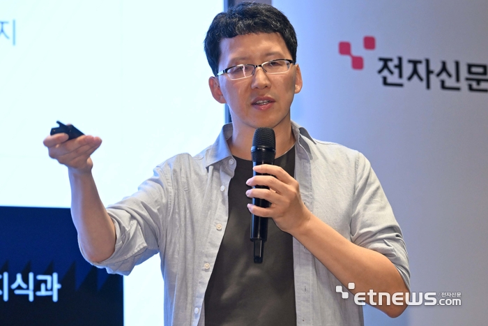 전자신문이 주최하는 CAIO 서밋 2026이 'AI-Native Enterprise : 에이전트, AI오케스트레이션, 그리고 기업 혁신의 재정의'를 주제로 18일 서울 강남구 웨스틴 서울 파르나스 호텔에서 열렸다.