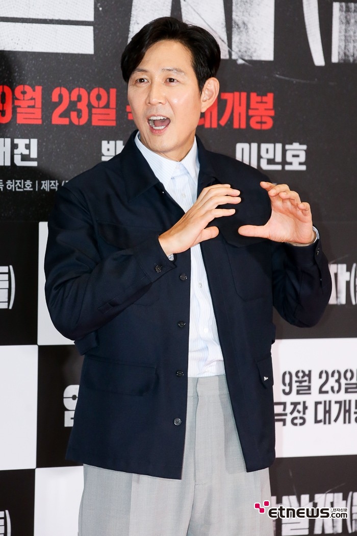 [ET포토] 이정재, '분위기를 즐기며'