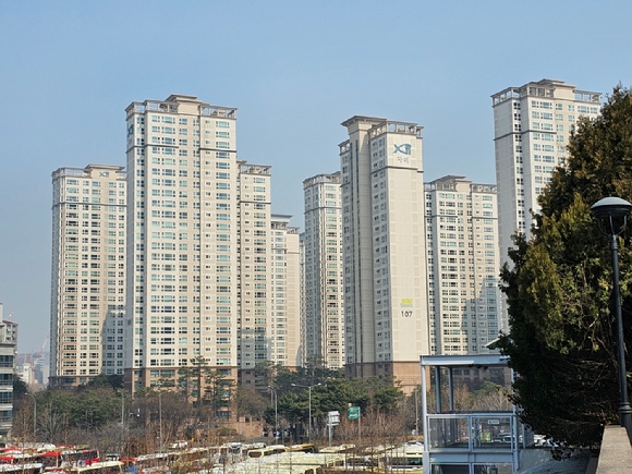 보증금 반환 '쩔쩔'…집주인, '사업자 대출'까지 손댄다