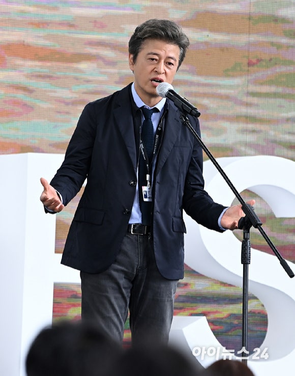 배우 <b>권해효</b> 등 영화인들 <b>통일부</b> 조사받는다…"<b>조총련</b> 인사 무단 접촉"