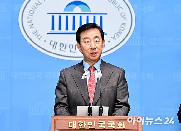 與 <b>김성태</b>, '강서을 컷오프' 수용…"물러서야 할 시간"