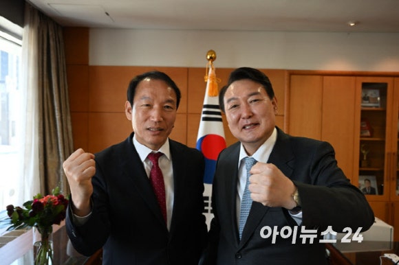 윤 <b>대통령</b>, 비례대표 철회 <b>주기환</b> '민생 특보' <b>임명</b>