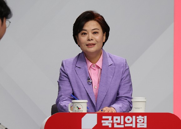 <b>윤희숙</b> "돈 풀자는 이재명, 가장 무식한 발언"