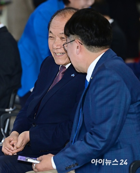 <b>황우여</b> "尹 탈당 안돼…꿈꾸지도 말라 할 것"