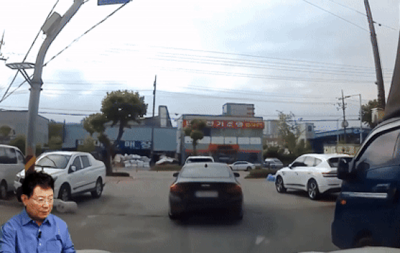 上個月27日，在甘旺·哥（Gangwon -Do）的原始文本中發生了一次事故，這威脅了另一名由卡車司機抗議的駕駛員進行干預。該視頻於18日通過YouTube“Hanmun Chul TV”發布[video =漢月亮-Cheol TV]