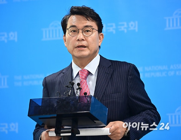 <b>윤상현</b> "한동훈-尹 전화는 '면피성'…신뢰 거의 바닥"