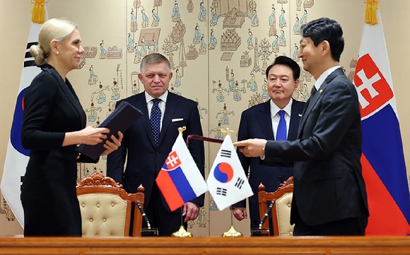 한-<b>슬로바키아</b>, '전략적 <b>동반자</b> 관계'로 격상