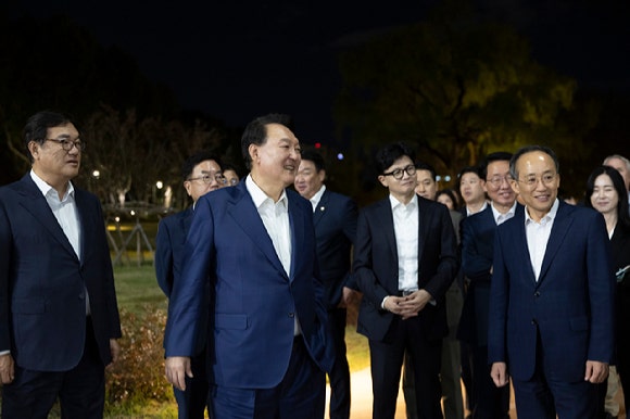 <b>대통령실 추경</b> 시사…與 "구체적 협의 없어…향후 검토"