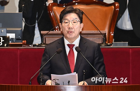 <b>권성동</b> "<b>천대엽</b> '<b>즉시항고</b> 필요' <b>발언</b>, 경솔하다"